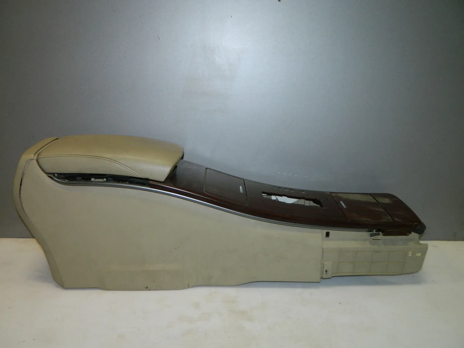 Подлокотник NISSAN TEANA J32 (Контрактный) 46098606 96910JN31A