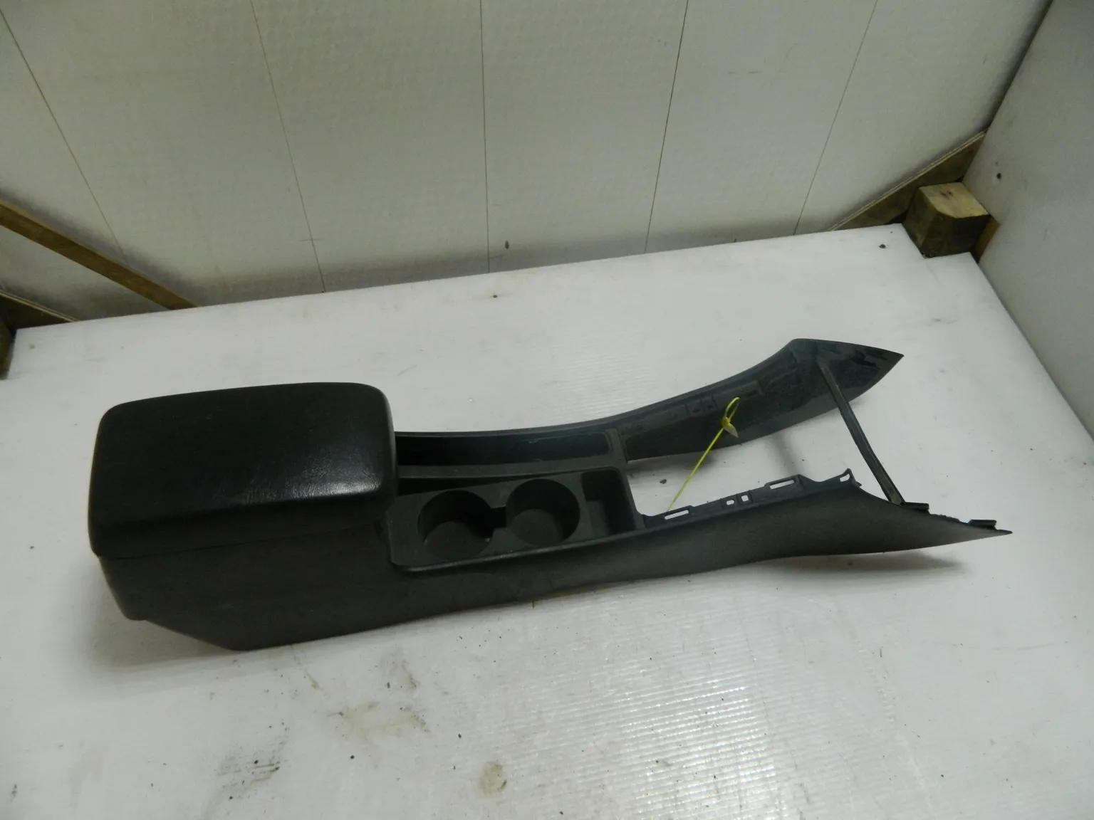 Подлокотник TOYOTA COROLLA E120 40940031 Б/У 58910-12350