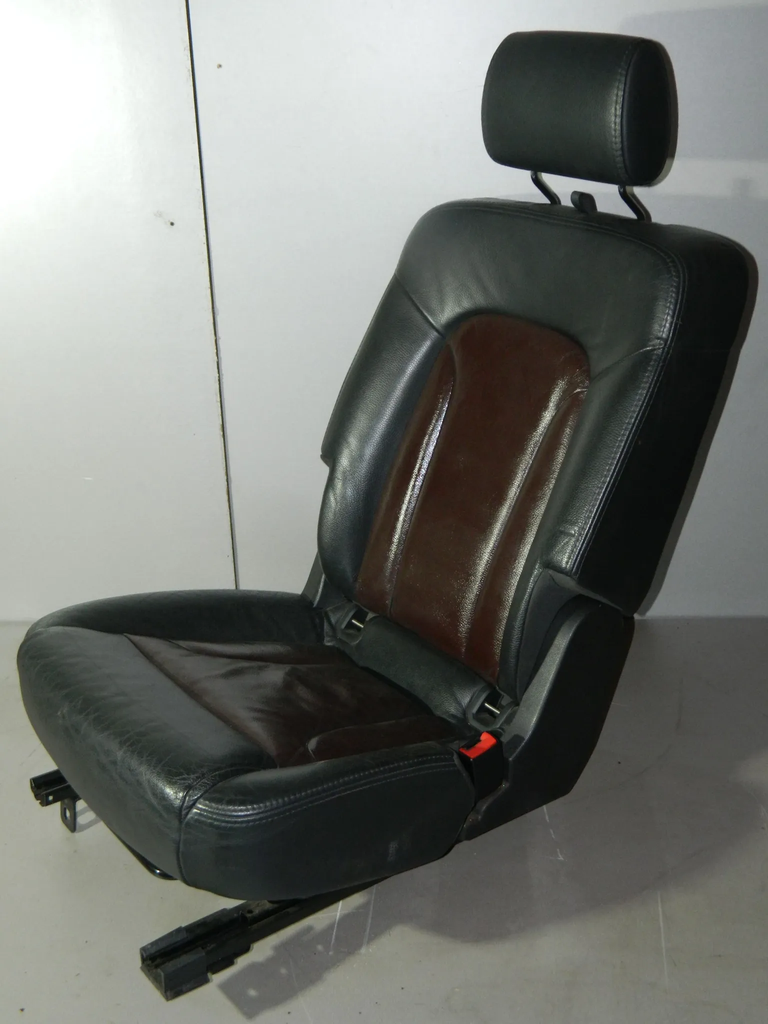 Сиденье AUDI Q7 4L Задн Прав (Б/У) 35023825