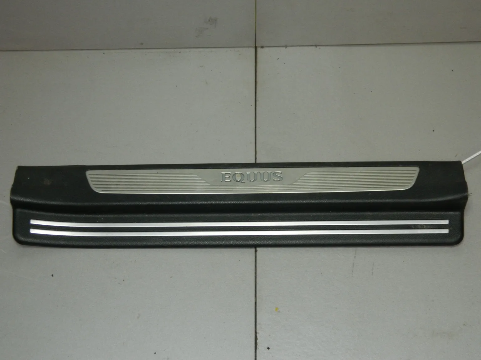 Накладка порога HYUNDAI EQUUS VI G6DA 2013-2015 Перед Прав (Б/У) 35017526