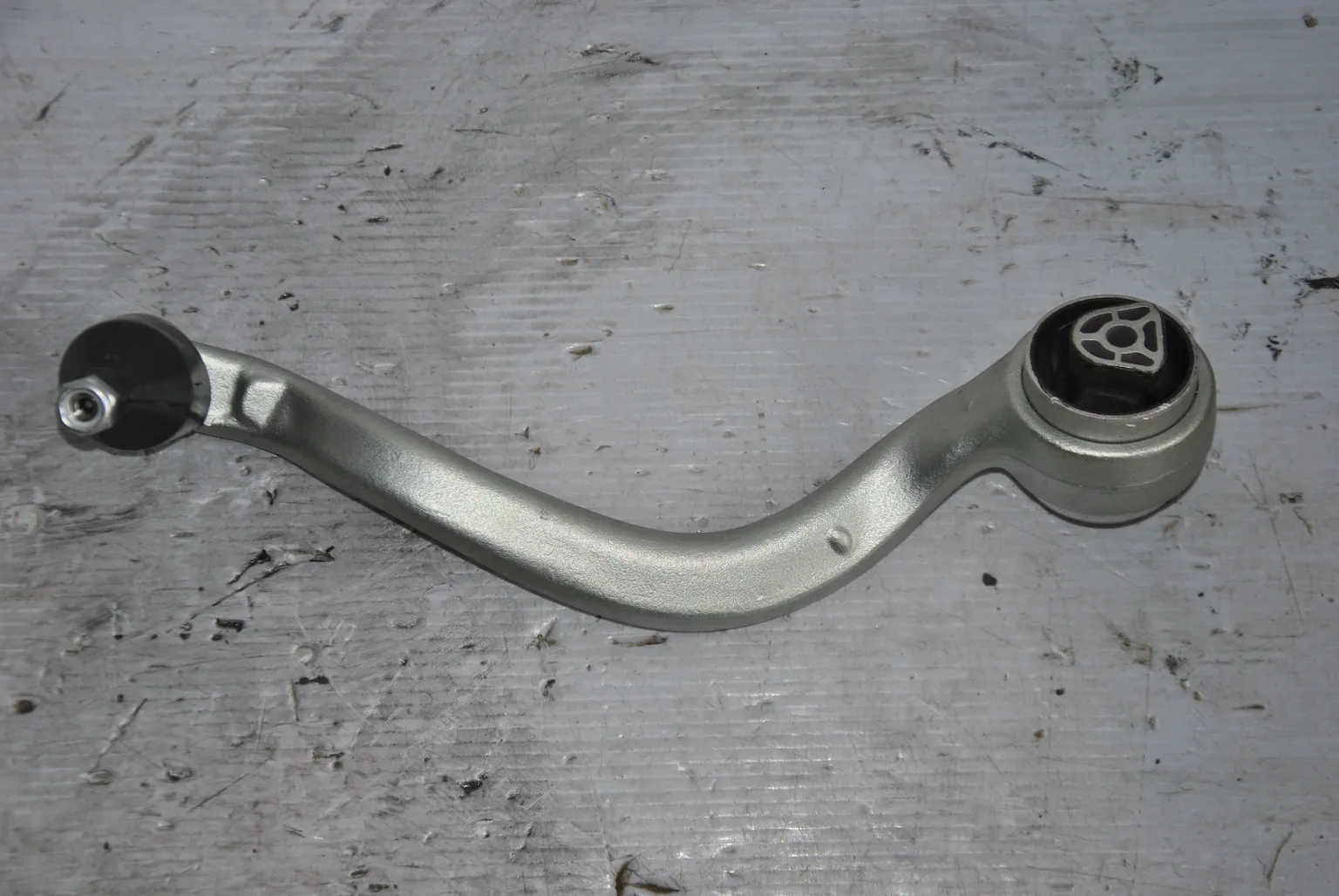 Рычаг GENERAL PARTS 31126851692 BMW X5 F15 2014-, BMW X6 F16 2015- Перед. Прав. Низ