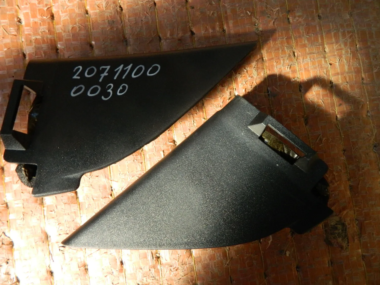 Уголок двери NISSAN X-TRAIL NT30 Перед Пара (Контрактный) 20711000030