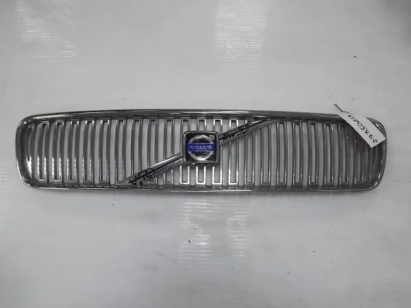 Решетка радиатора VOLVO V50 AW55 (Контрактный)