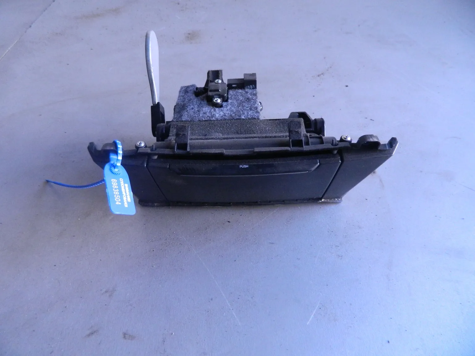 Бардачок HYUNDAI EQUUS G6DJ 2013-2015 (Б/У) 69838504