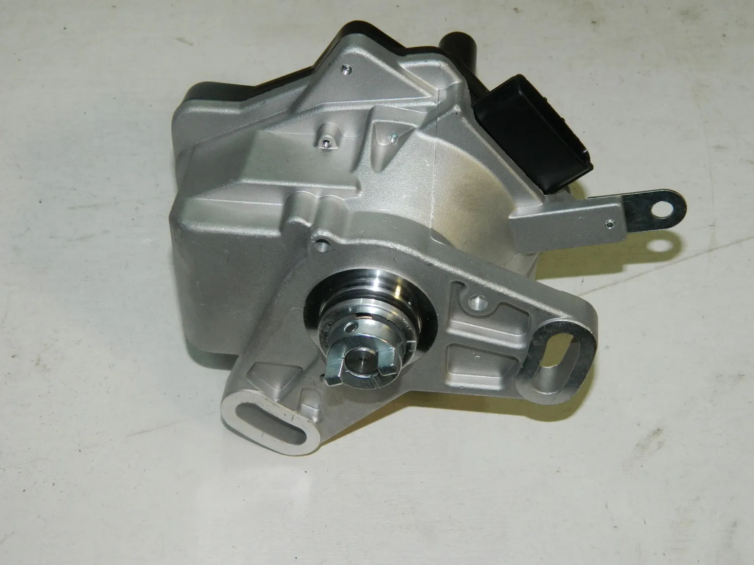 Трамблер GENERAL PARTS 30100P2AJ01 D15B D13B 7 конт