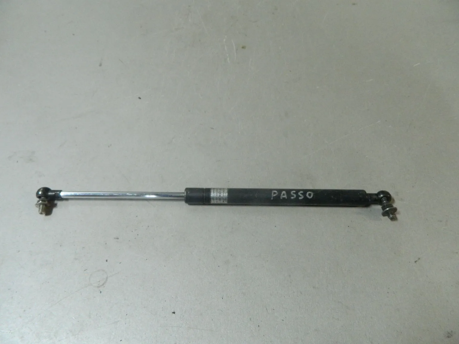 Амортизатор багажника TOYOTA PASSO KGC10 (Контрактный) 81532178