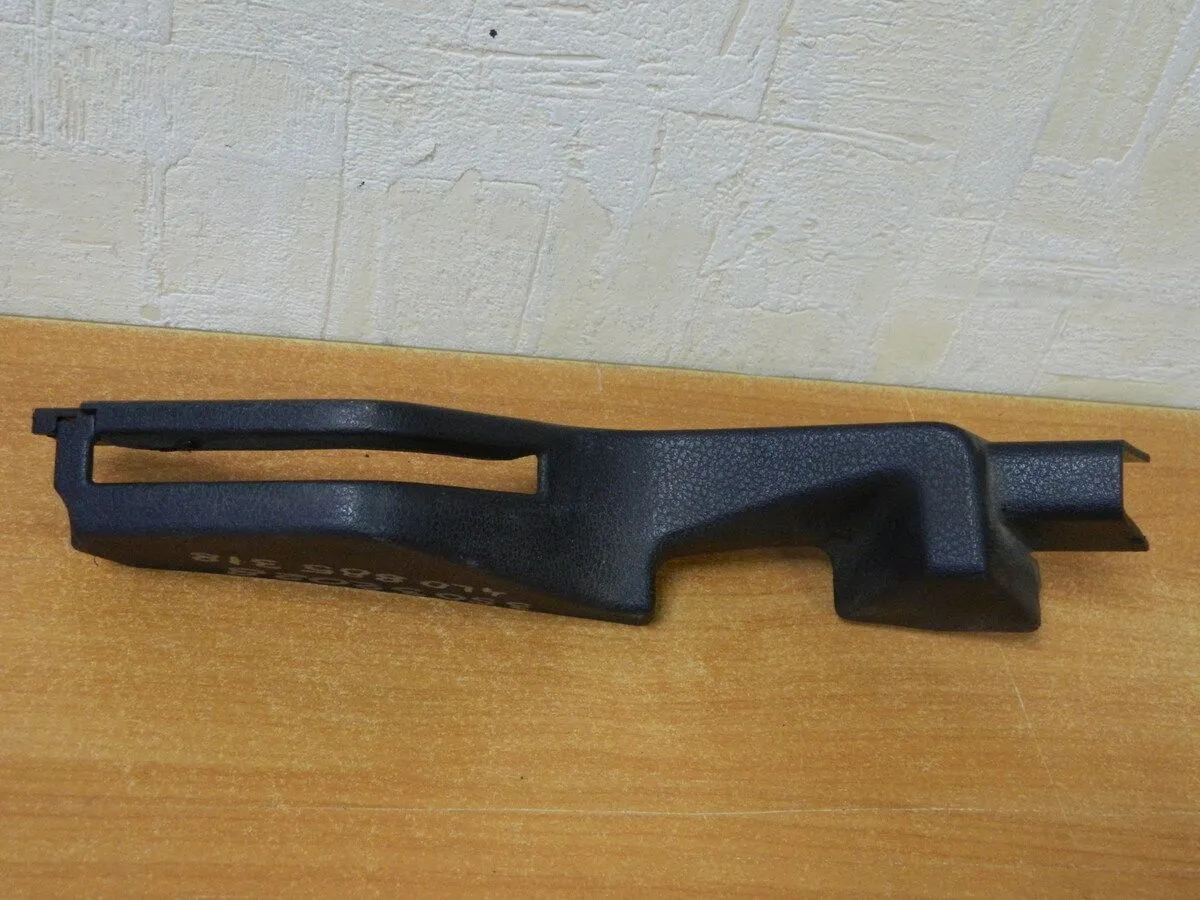 Накладка для складной спинки AUDI Q7 4L (Б/У) 35032028