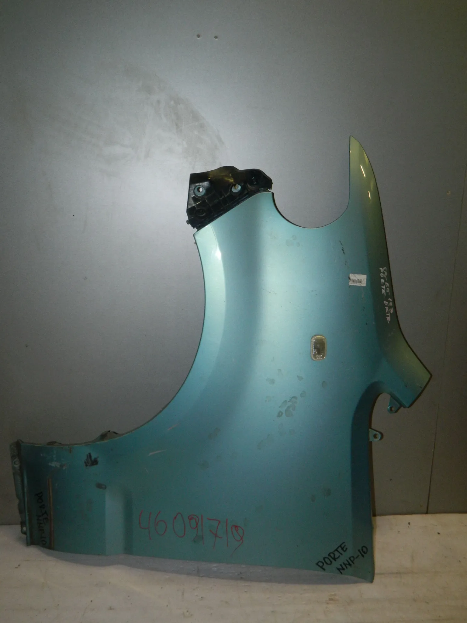 Крыло TOYOTA PORTE NNP11 Перед Лев (Контрактный) 46091719