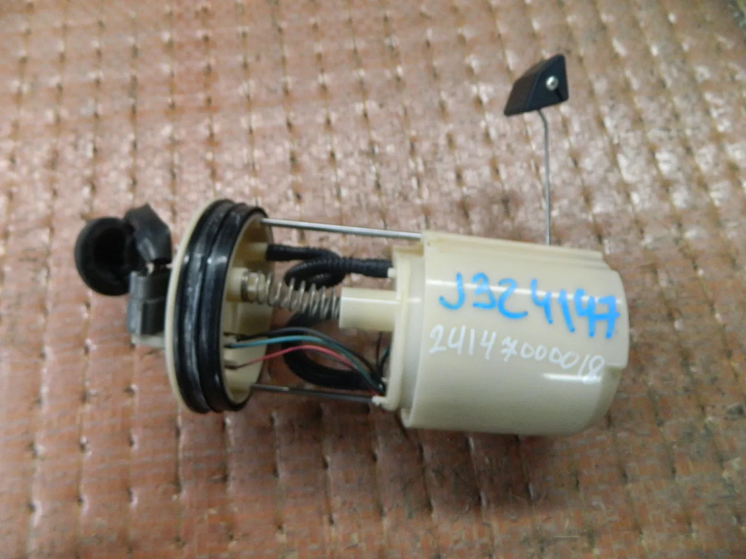 Насос топливный NISSAN TEANA J32 (Kонтрактный) 24147000018