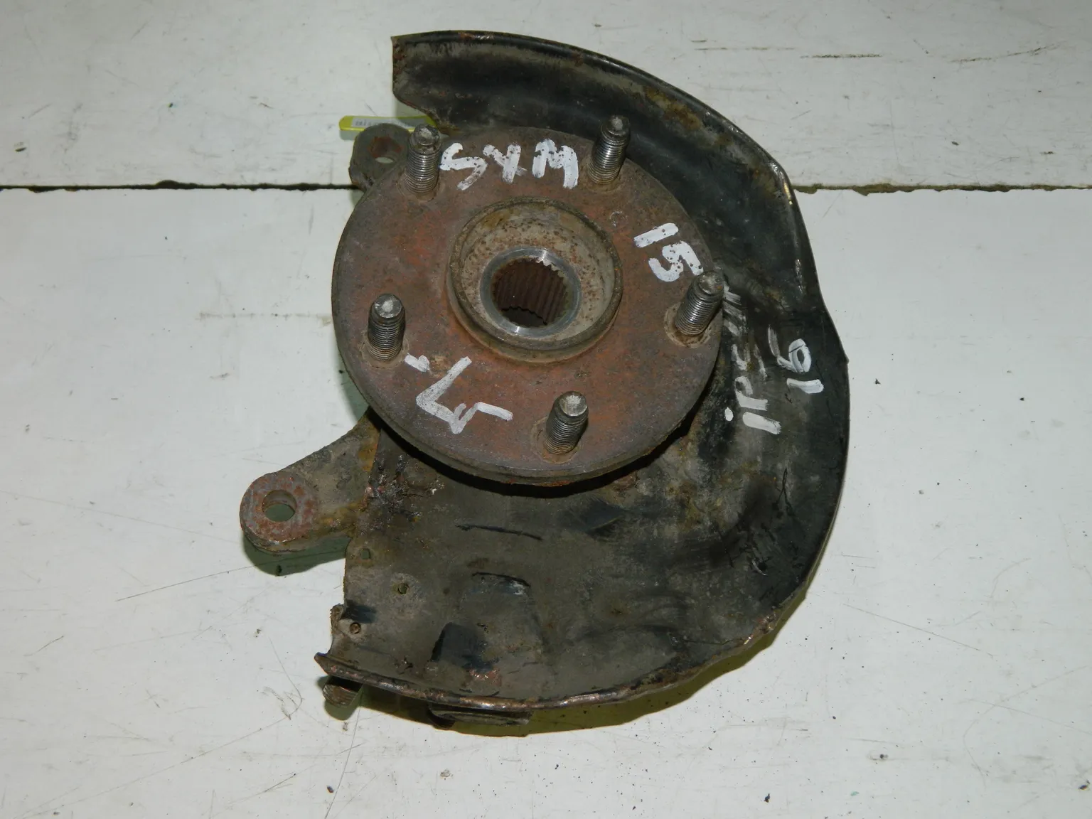 Ступица TOYOTA IPSUM SXM15 Перед Лев (Контрактный) 40940823