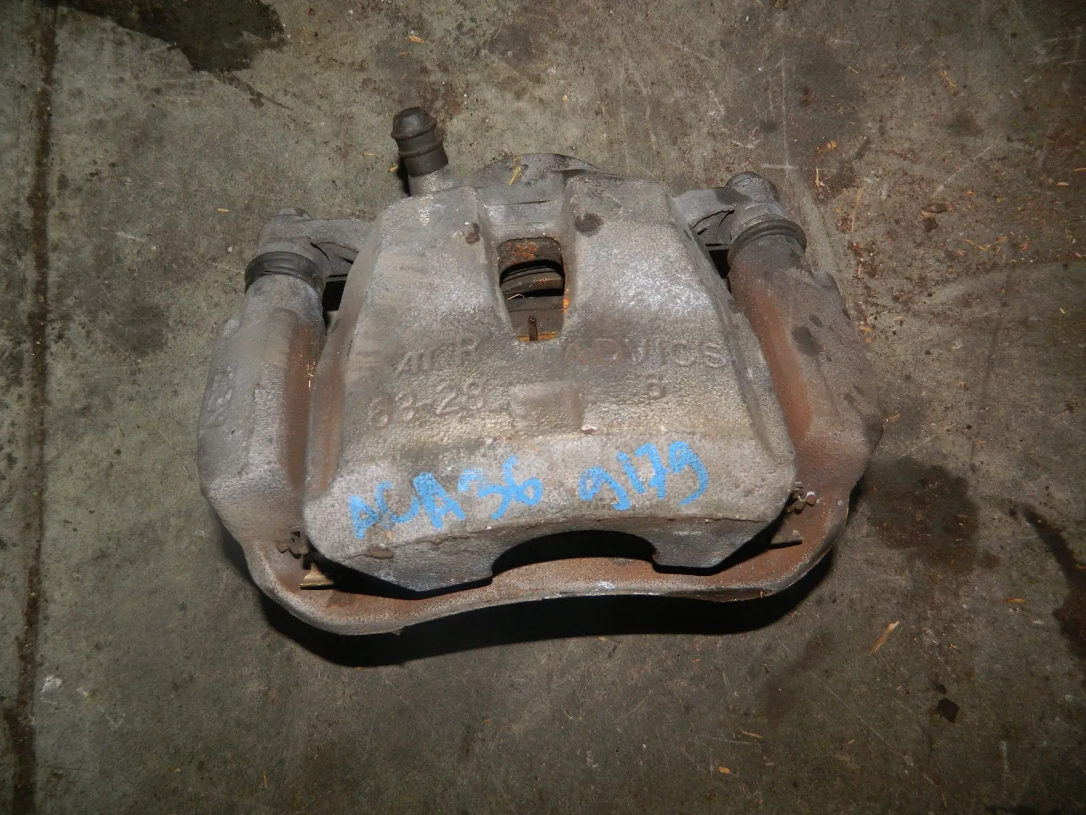 Суппорт TOYOTA RAV4 ACA36 Перед Прав (Контрактный) 1802960717