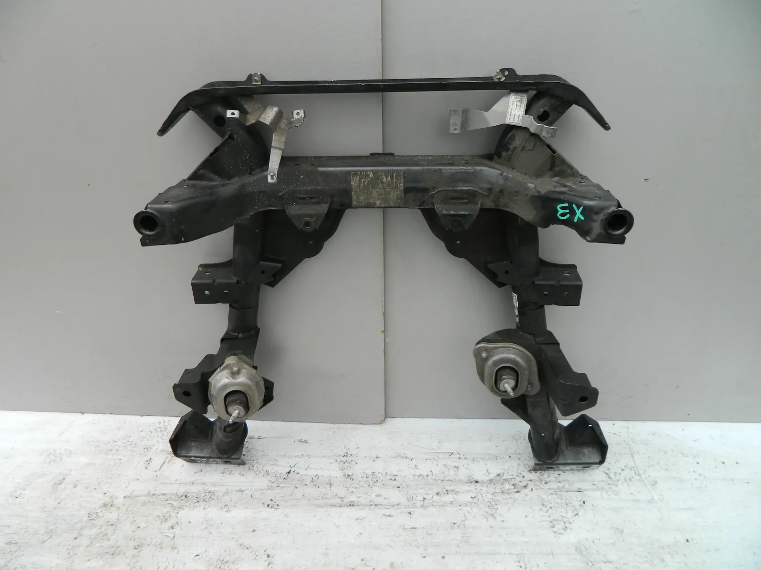 Балка BMW X3 перед (Контрактный) 40951477