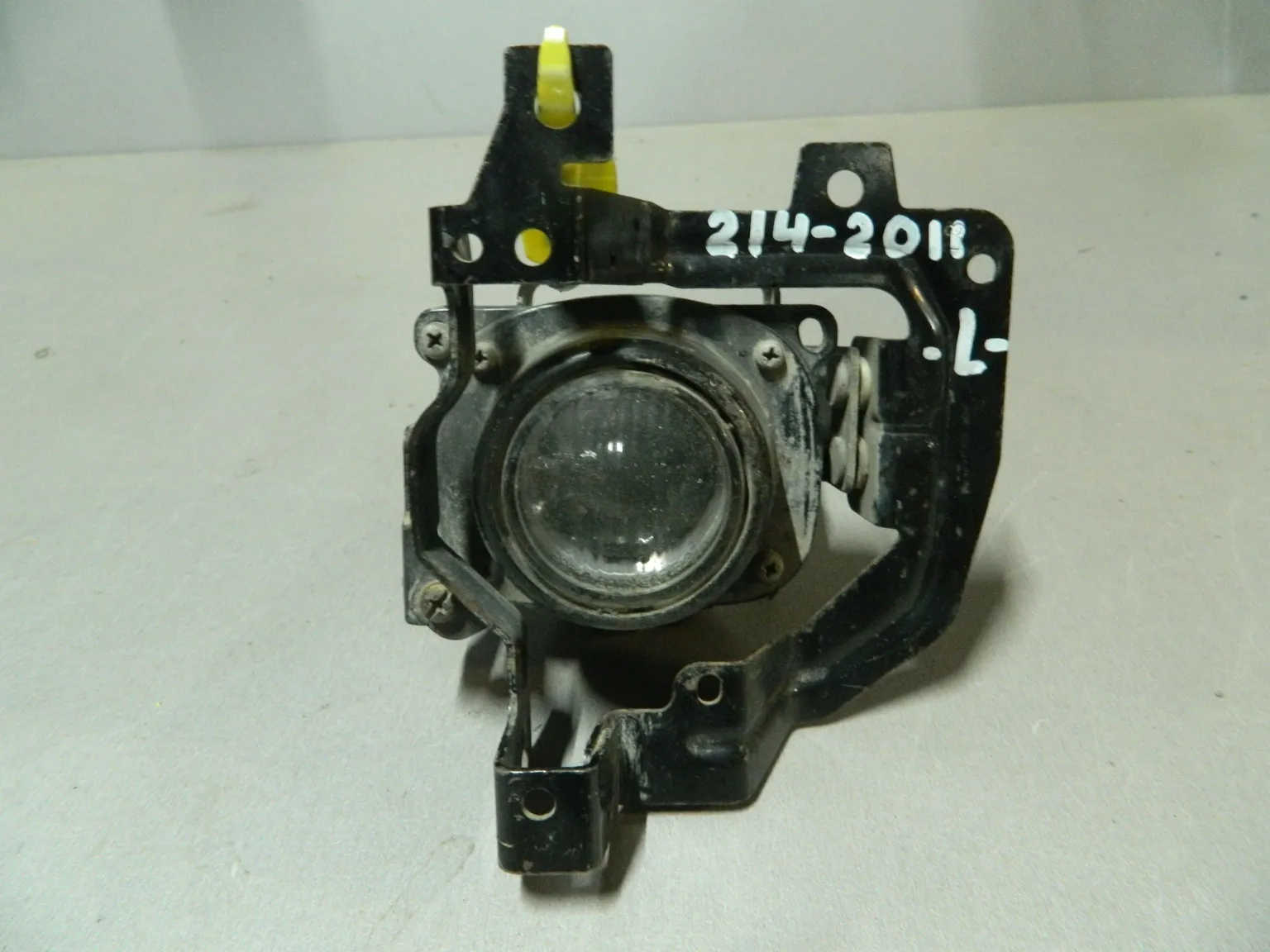 Фара противотуманная MITSUBISHI LANCER CS5W Перед Лев (Контрактный) 79768331 MN154901