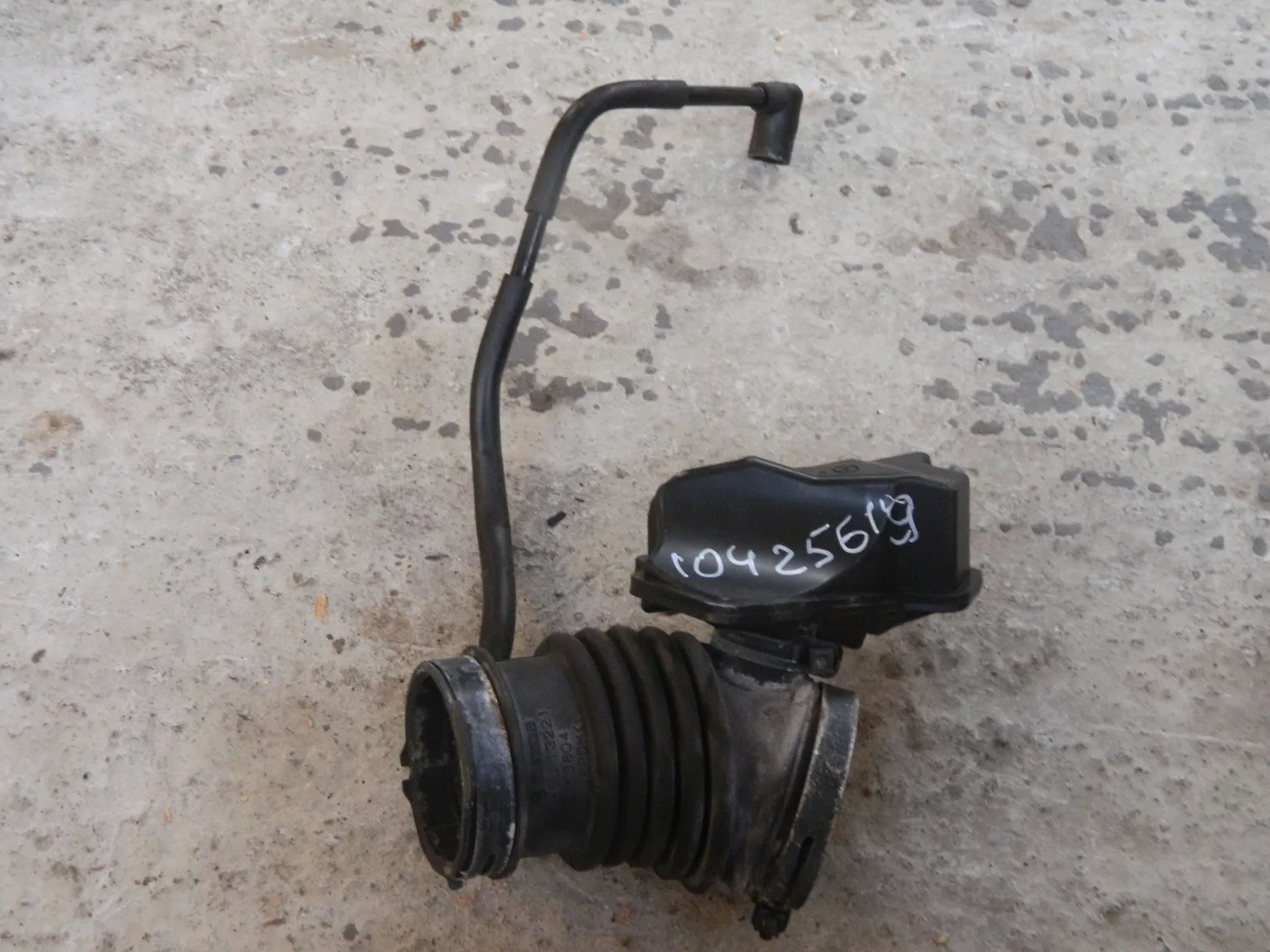 Патрубок воздушного фильтра MAZDA 3 BL LFDE (Контрактный) 10425619