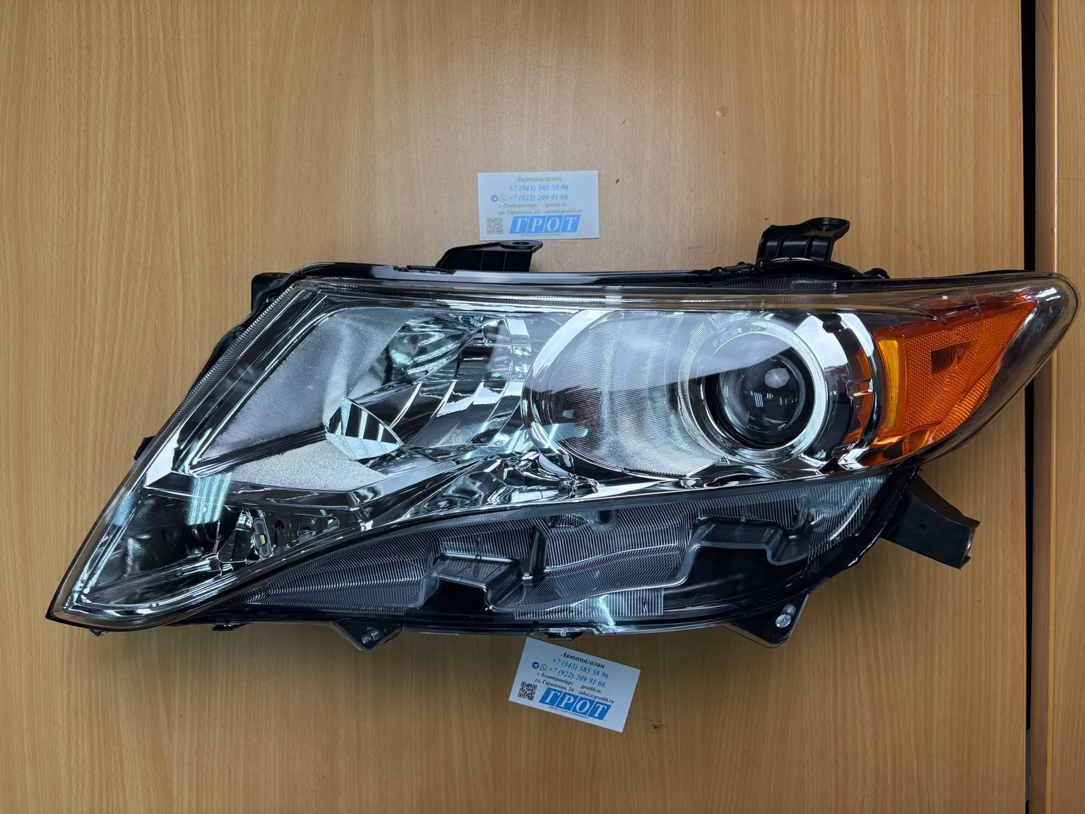 Фара HLL TY1151B001 TOYOTA VENZA GV10 08-12 L+R