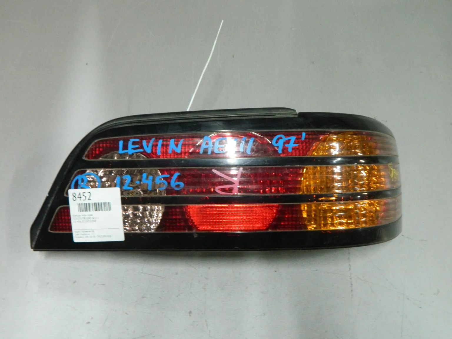 Фонарь TOYOTA COROLLA LEVIN AE111 Зад Прав 12456 (Контрактный) 03344378