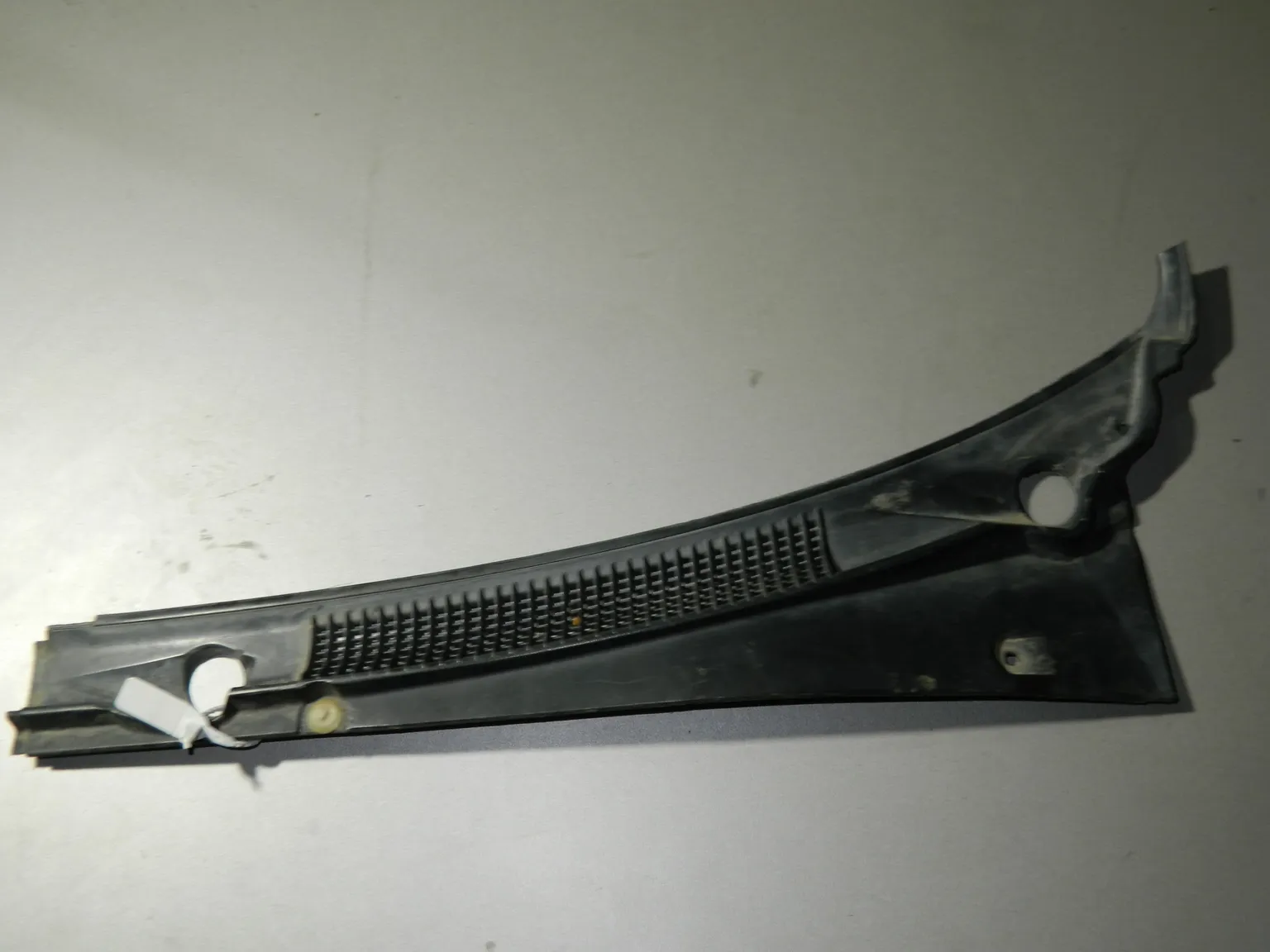 Решетка стеклоочистителя HYUNDAI ACCENT Лев (Б/У) 45989818