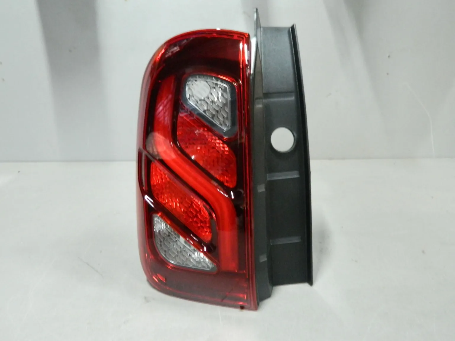 Фонарь JORDEN JH07DUS15005L RENAULT DUSTER 2015-2021 Зад Лев 265550368R