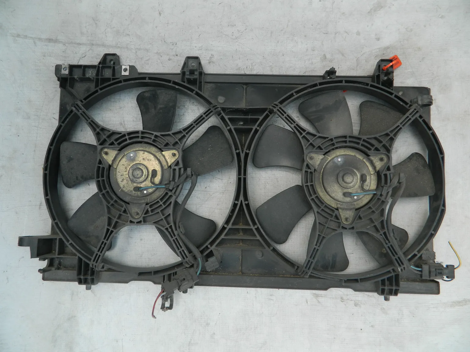 Диффузор радиатора SUBARU FORESTER SG5 (Контрактный) 72355056