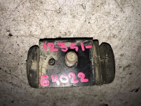 Подушка двигателя TOYOTA LITE ACE CR38 2C (Контрактный) 1236164022