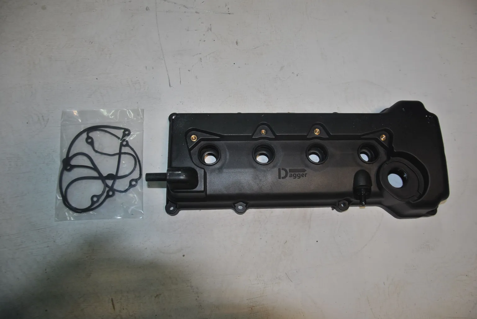 Крышка клапанная GENERAL PARTS 132644M502 NISSAN SUNNY, WINGROAD 99- QG15DE