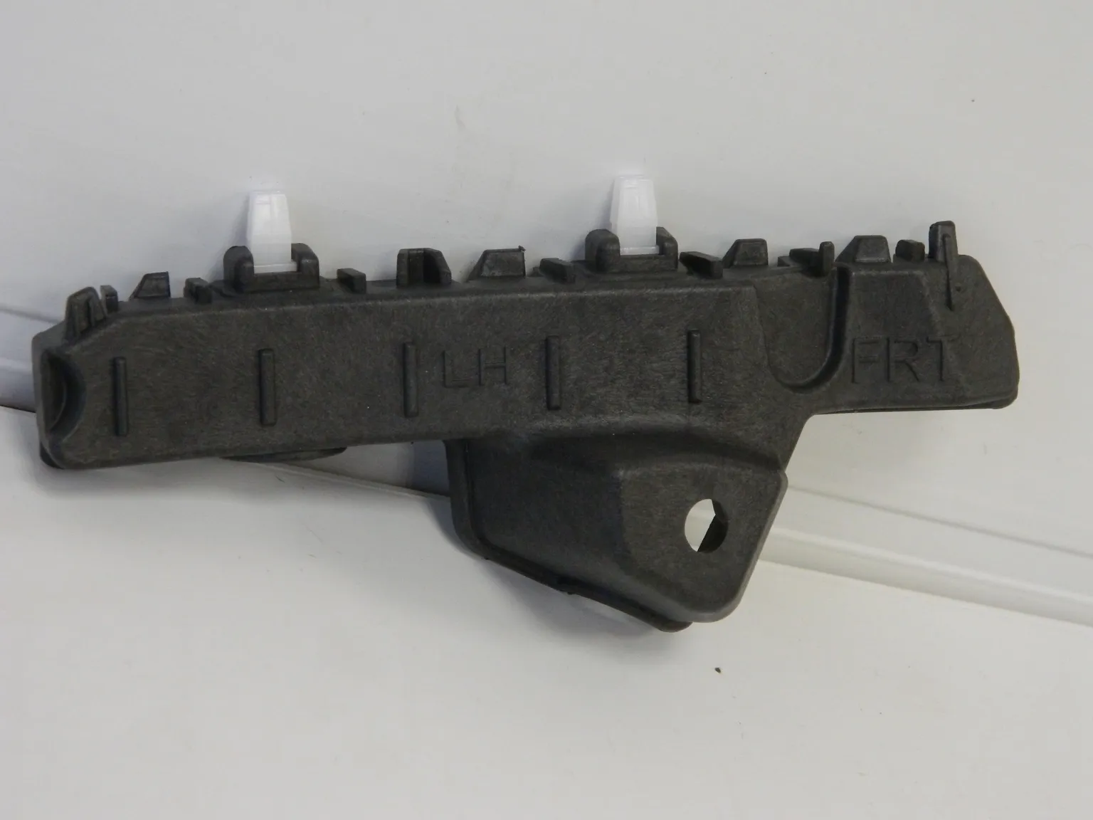 Кронштейн бампера JORDEN JH02ACT17021L HYUNDAI ACCENT / SOLARIS 17- Перед Лев