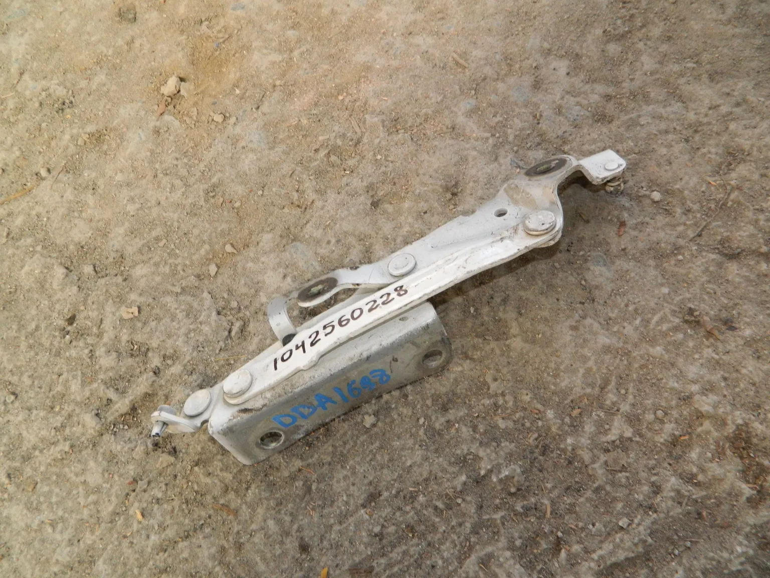 Петля крышки багажника MAZDA AXELA BLEFP (Контрактный) 1042560228