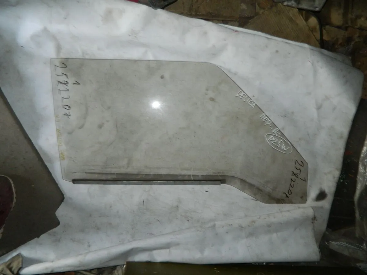 Стекло двери MITSUBISHI DELICA P25W Перед. Прав (Контрактный) 2512207