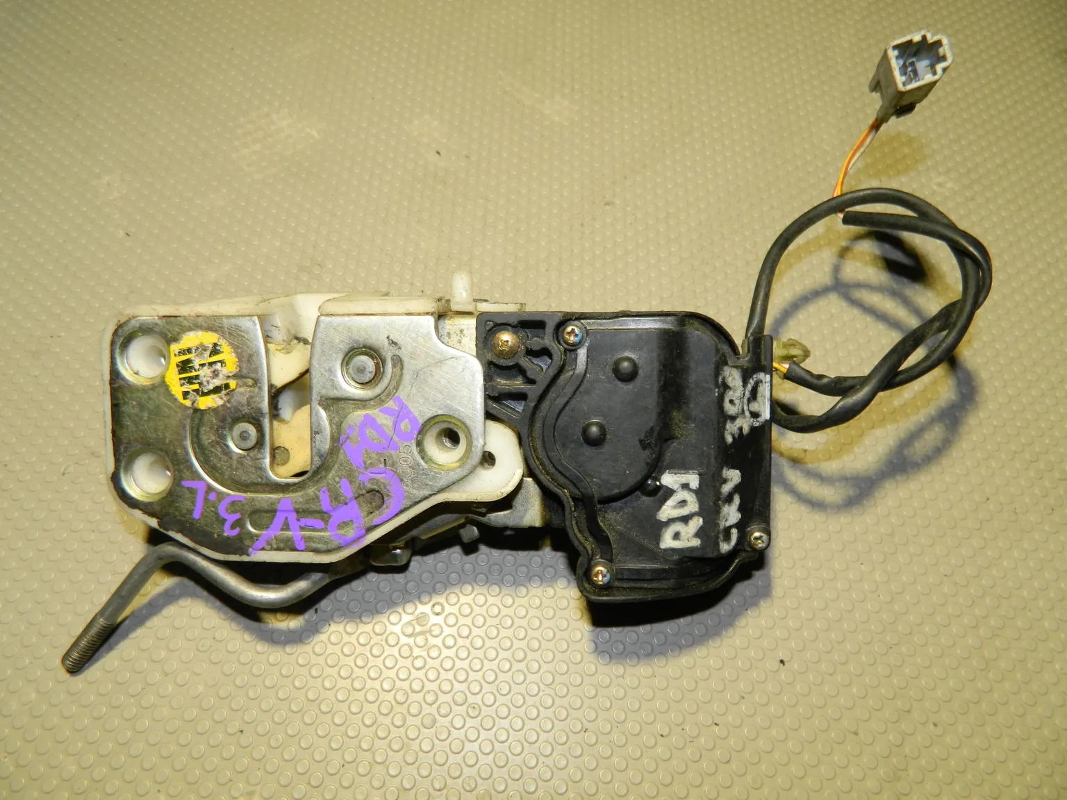 Замок двери HONDA CR-V RD1 Зад Лев (Kонтрактный)