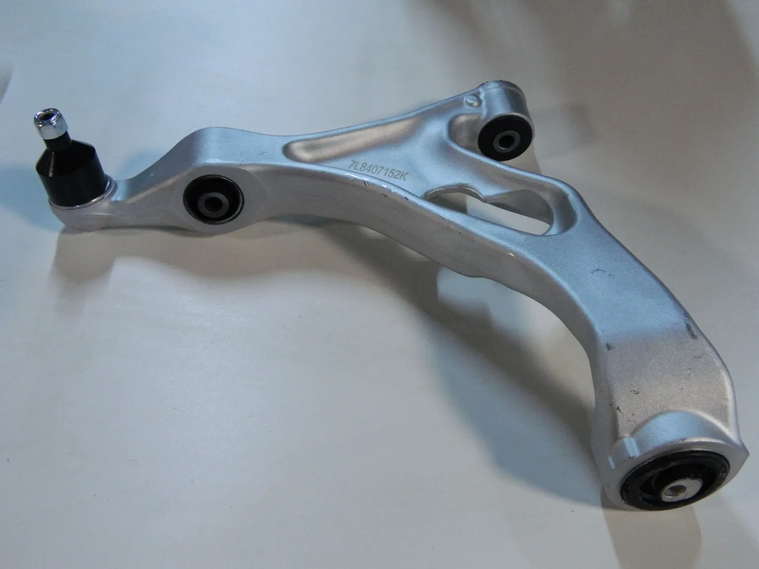 Рычаг GENERAL PARTS 7L8407152K AUDI Q7 1 поколение 4L 15- Прав Нижн