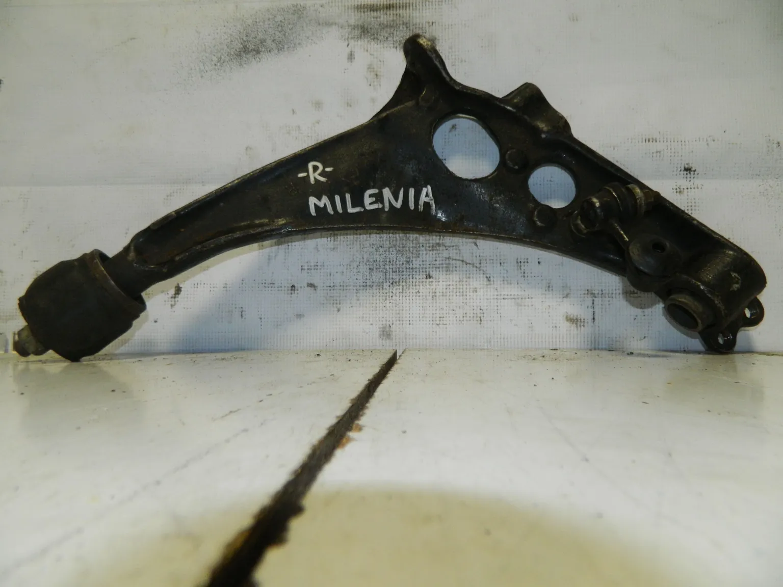 Рычаг подвески MAZDA MILENIA TAFP Перед Прав (Контрактный) 45993705