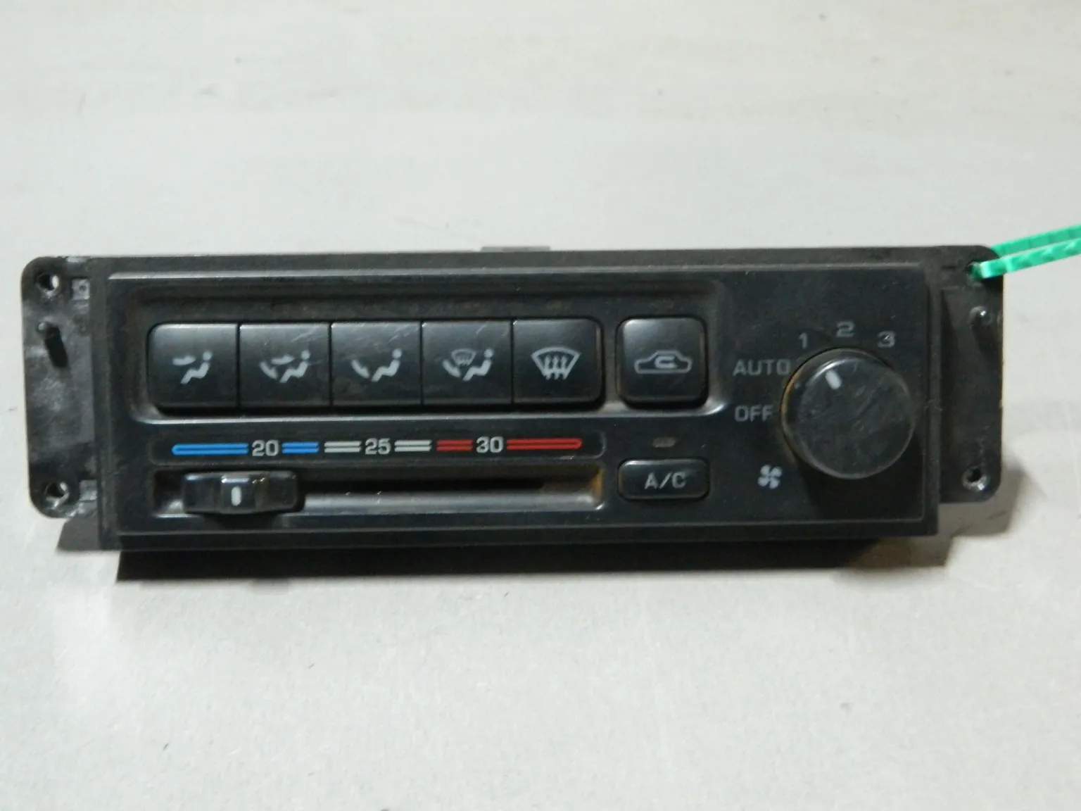 Блок управления климат-контролем NISSAN SUNNY B14 (Контрактный) 81540605 275100M402