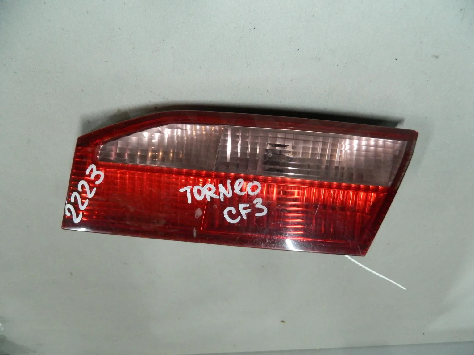 Фонарь HONDA TORNEO CF4 Зад Прав 2223 (Контрактный) 68000879