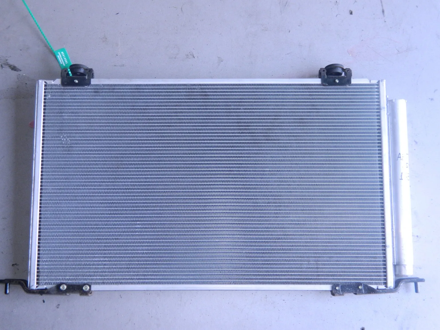 Радиатор кондиционера TOYOTA AVENSIS AZT250 (Контрактный) 79591438