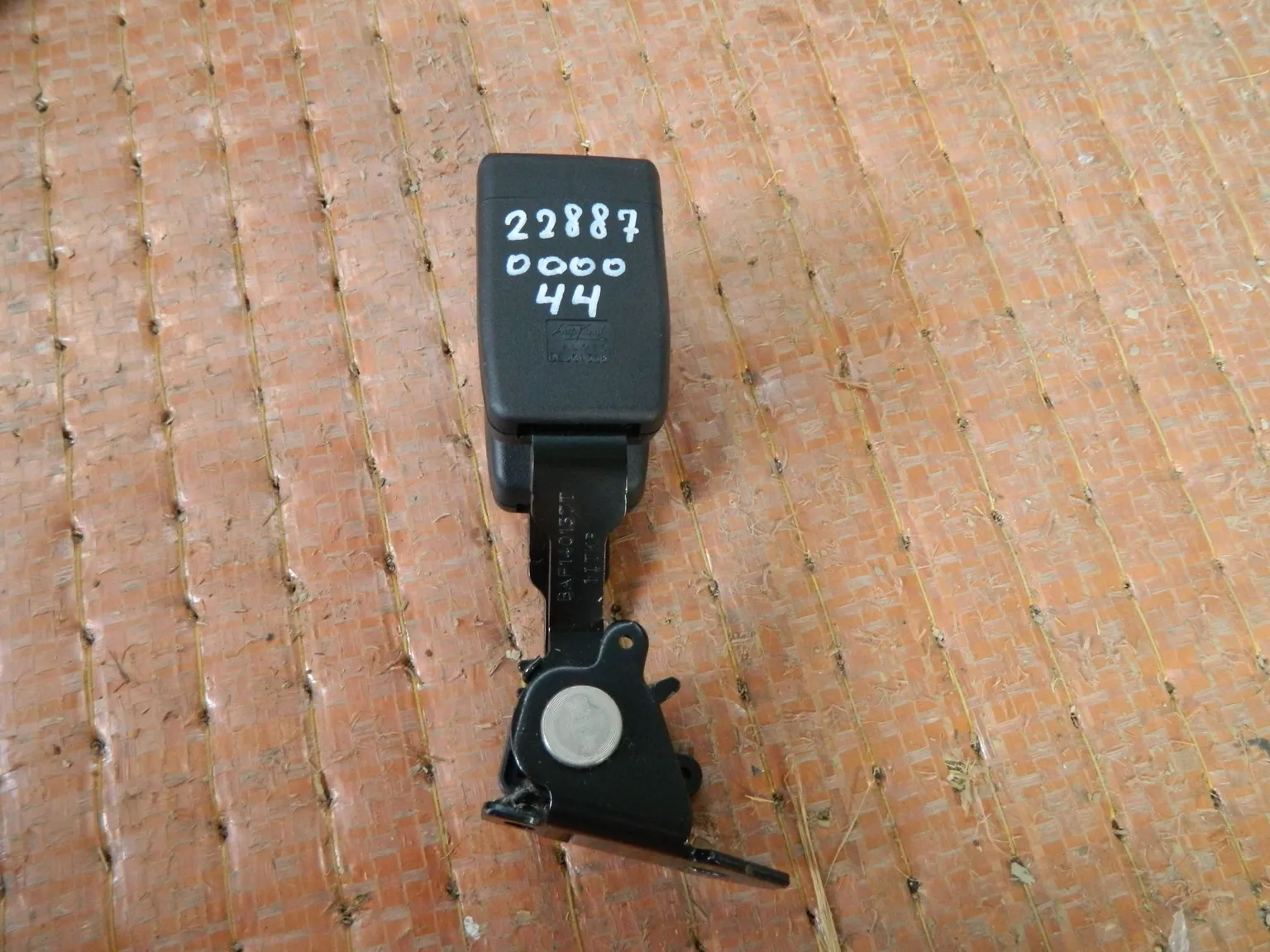 Замок ремня безопасности MAZDA CX-5 KE2FW Зад Прав (Контрактный) 22887000044