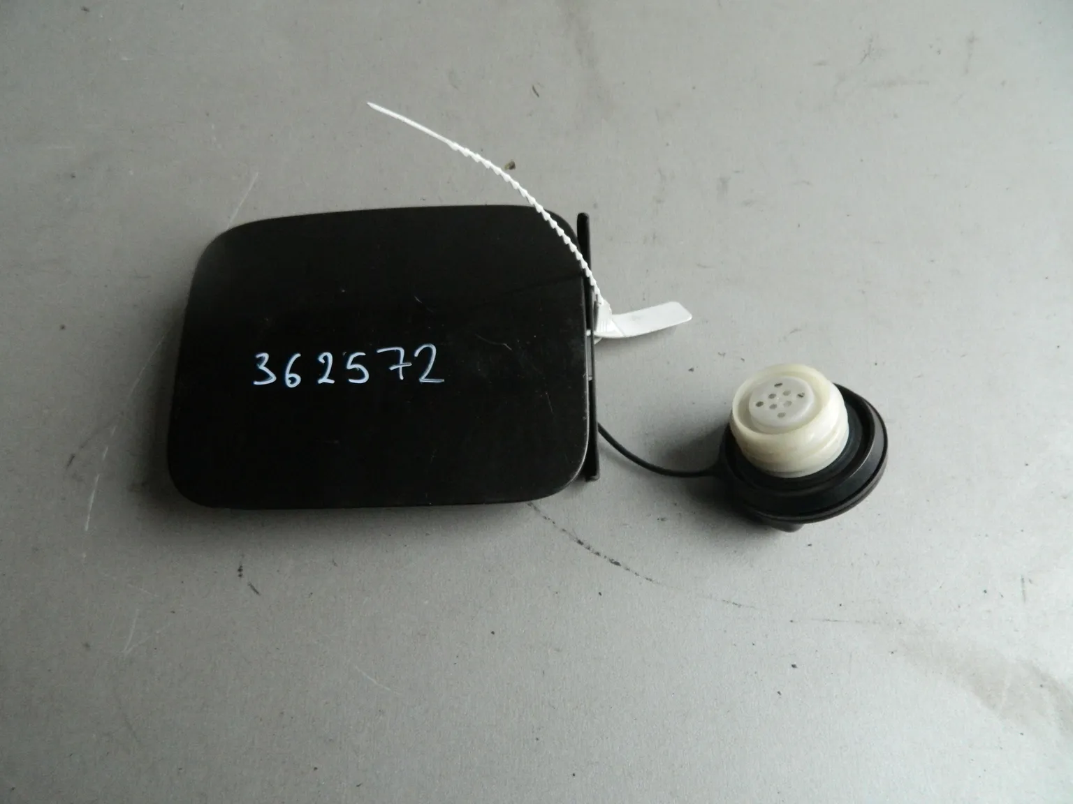 Лючок бензобака NISSAN JUKE F15 (Контрактный) 45976067