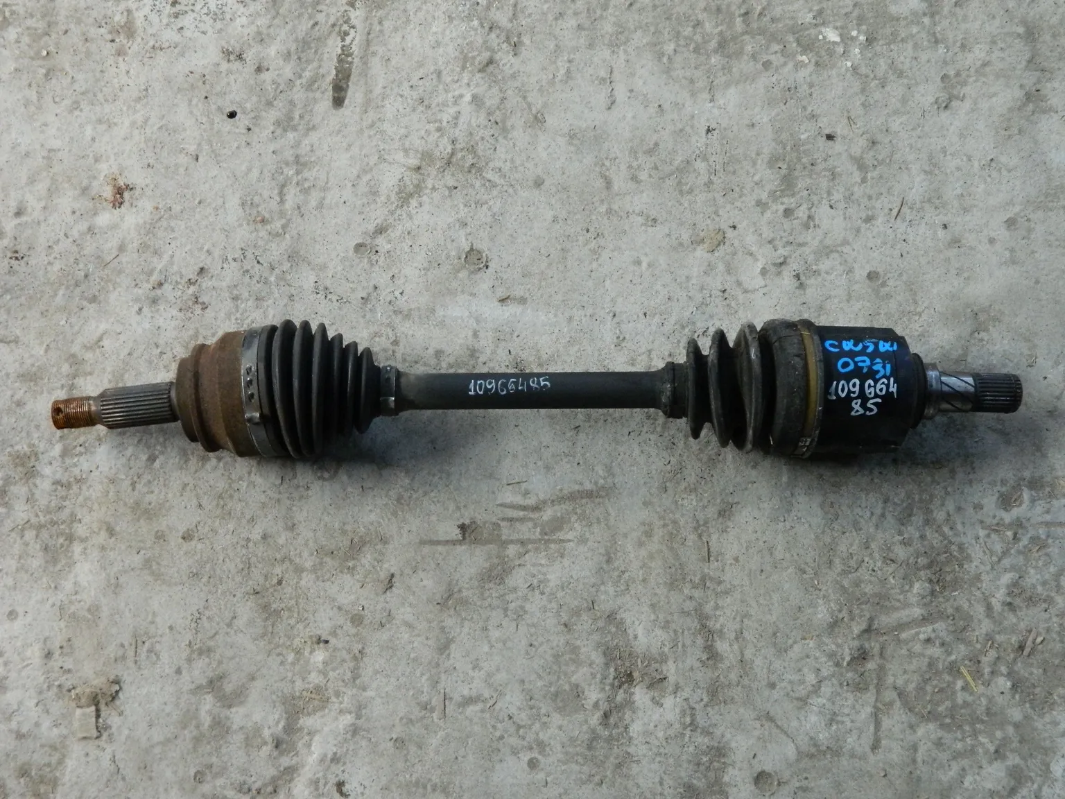 Привод MITSUBISHI OUTLANDER CW5W Перед Лев (Контрактный) 10966485