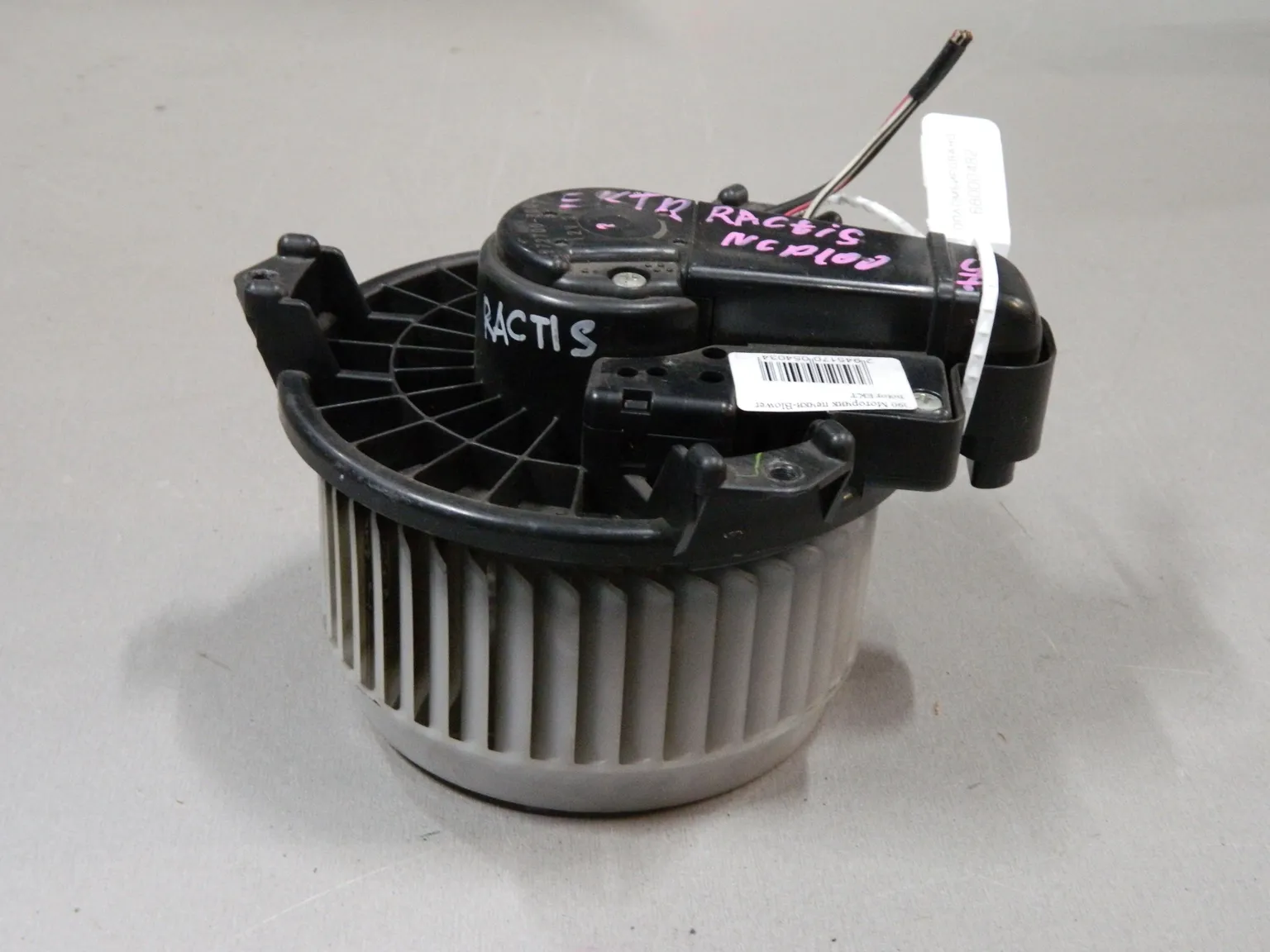 Мотор печки TOYOTA RACTIS NCP100 (Контрактный) 68000482