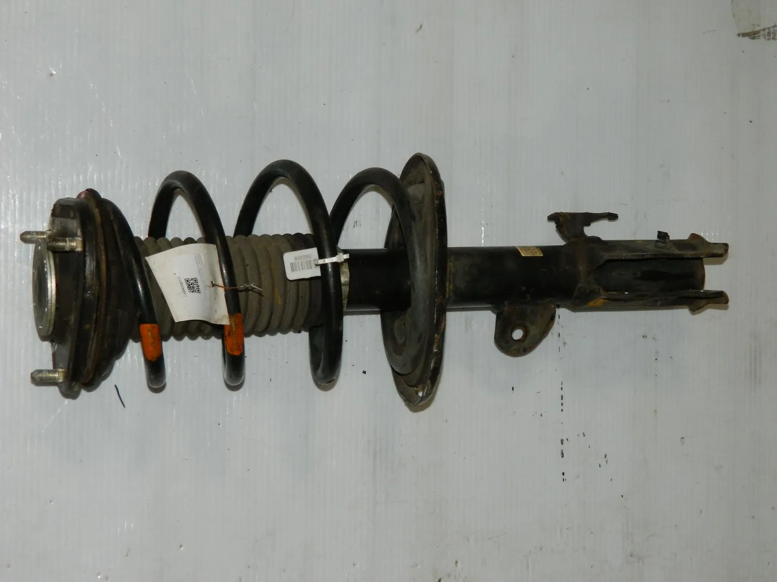 Стойка подвески LEXUS HS250H ANF10 Перед Лев (Контрактный)