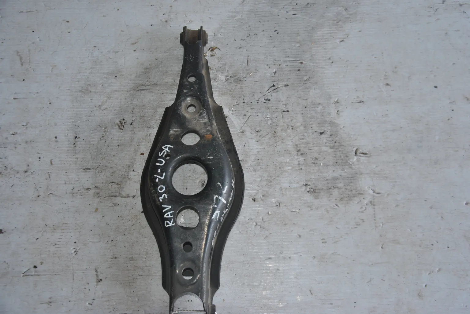 Рычаг подвески TOYOTA RAV4 ZSA30 Зад Лев (Контрактный) 45984087