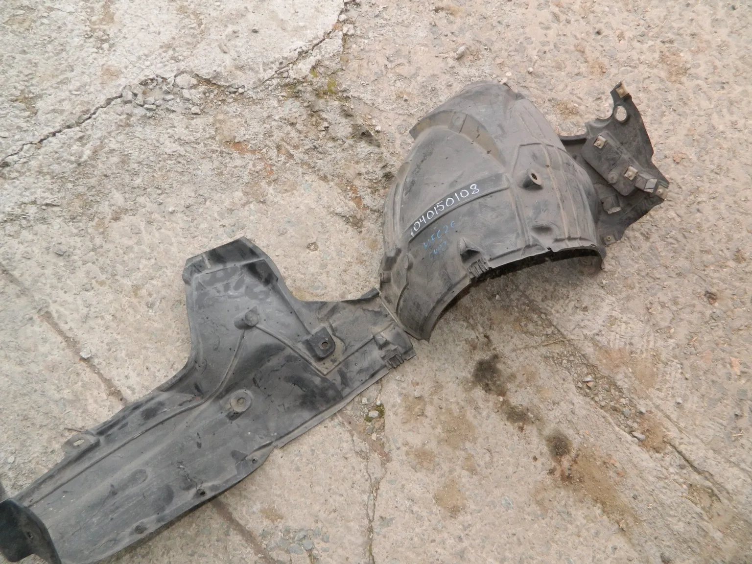 Подкрылок NISSAN SERENA C26 Перед Прав (Контрактный) 1040150108