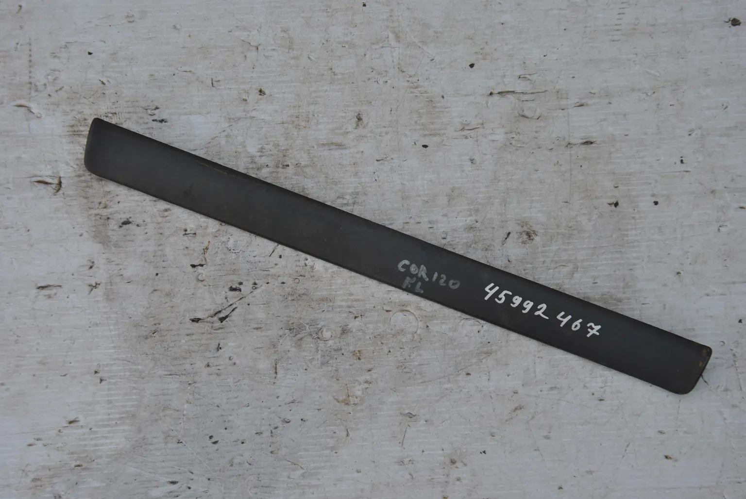 Накладка на порог TOYOTA COROLLA 120 Перед Лев (Б/У) 45992467 6791202010