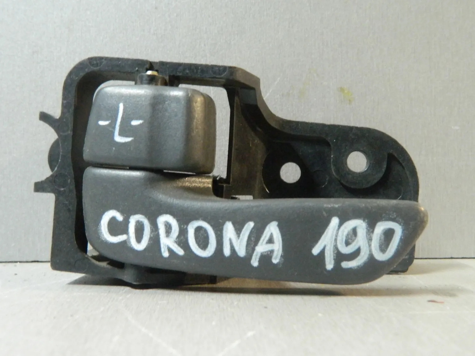 Ручка двери внутренняя TOYOTA CORONA AT190 Перед Лев (Контрактный) 81528473