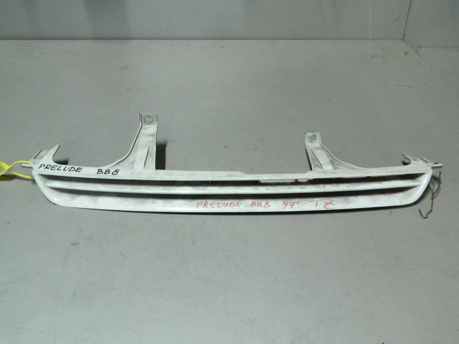 Решетка радиатора HONDA PRELUDE BB8 (Контрактный) 79773003