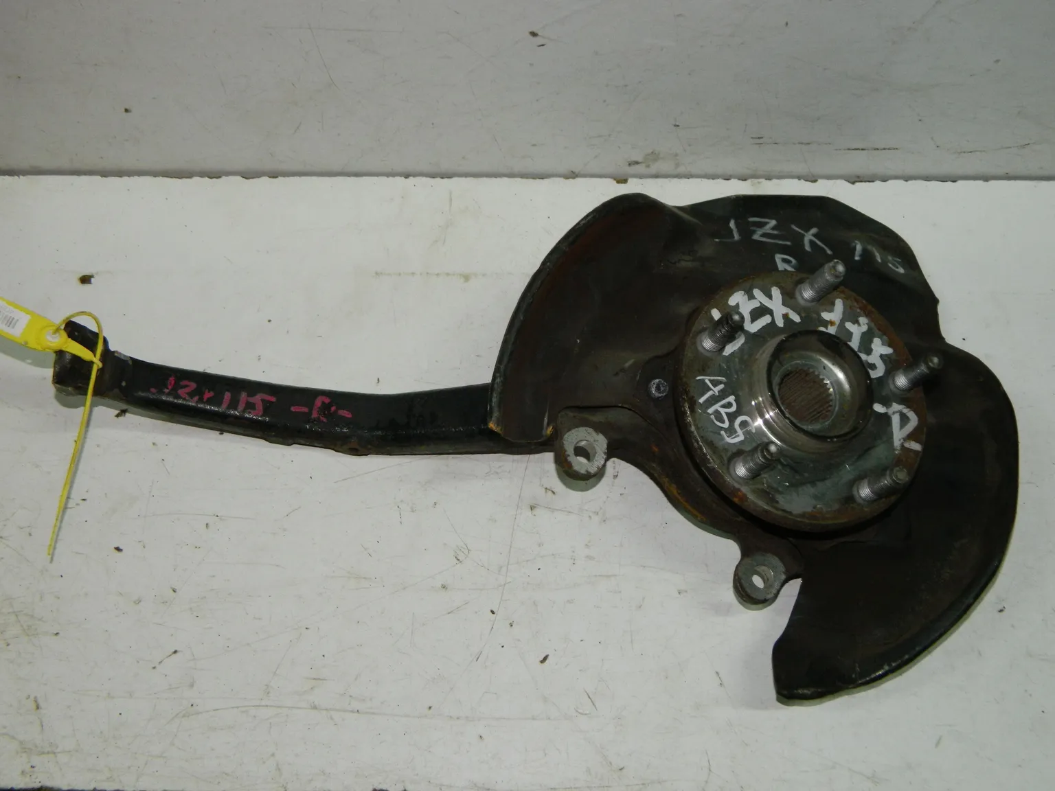 Ступица TOYOTA MARK II JZX15 Перед Прав (Контрактный) 40940646