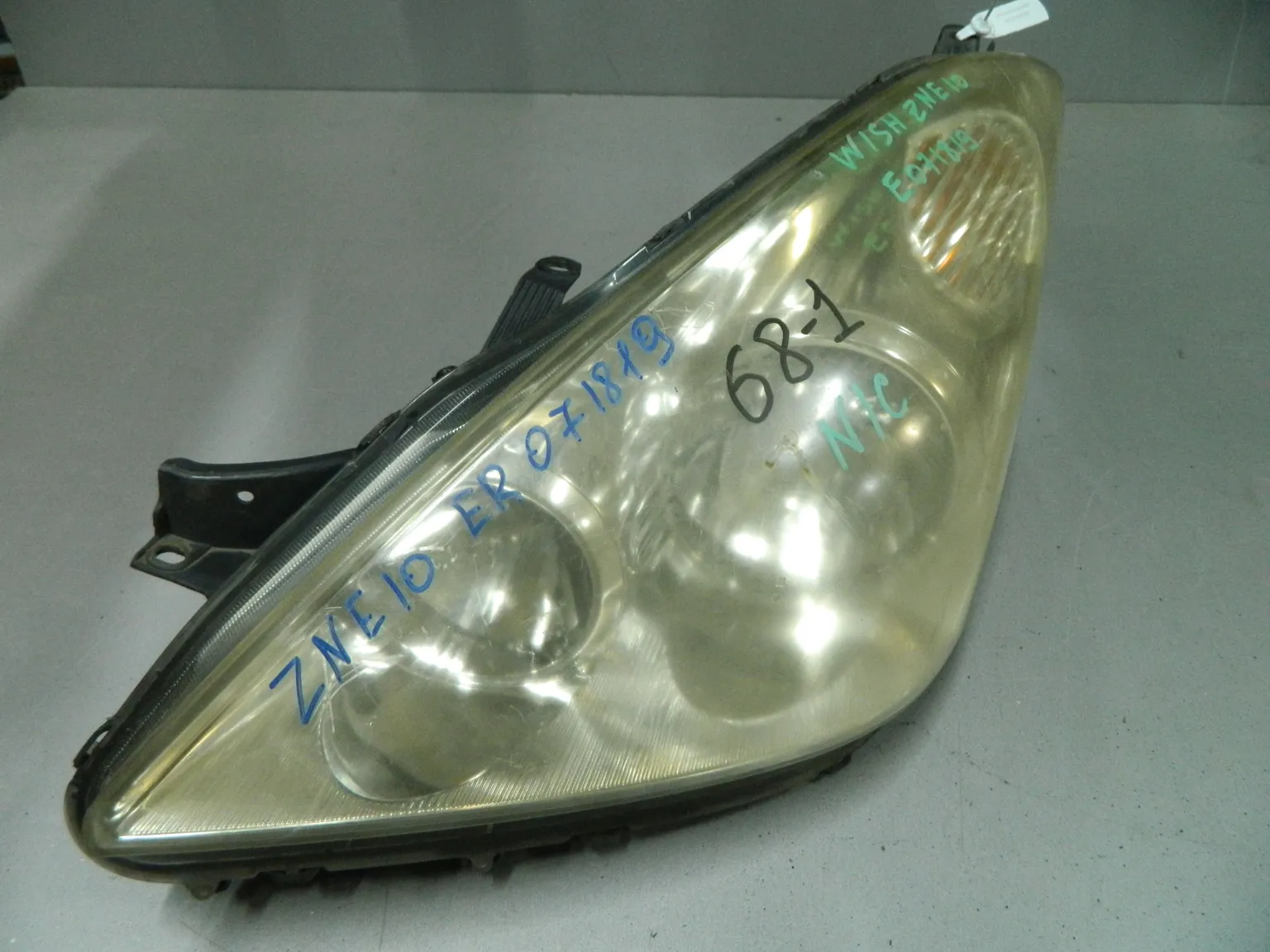 Фара TOYOTA WISH ANE10 Перед Лев 681(Контрактный) 03344616