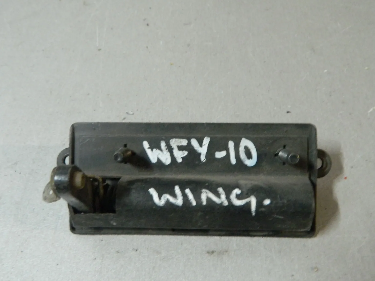 Ручка багажника NISSAN WINGROAD WFY10 (Контрактный) 81528591