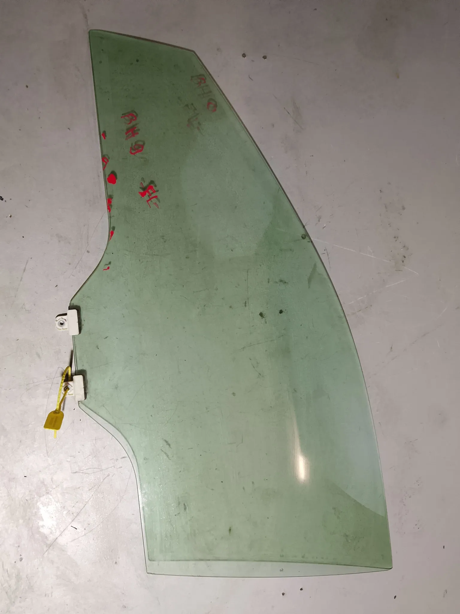 Стекло двери SUBARU LEGACY BH9 Перед Лев (Контрактный) 94603050