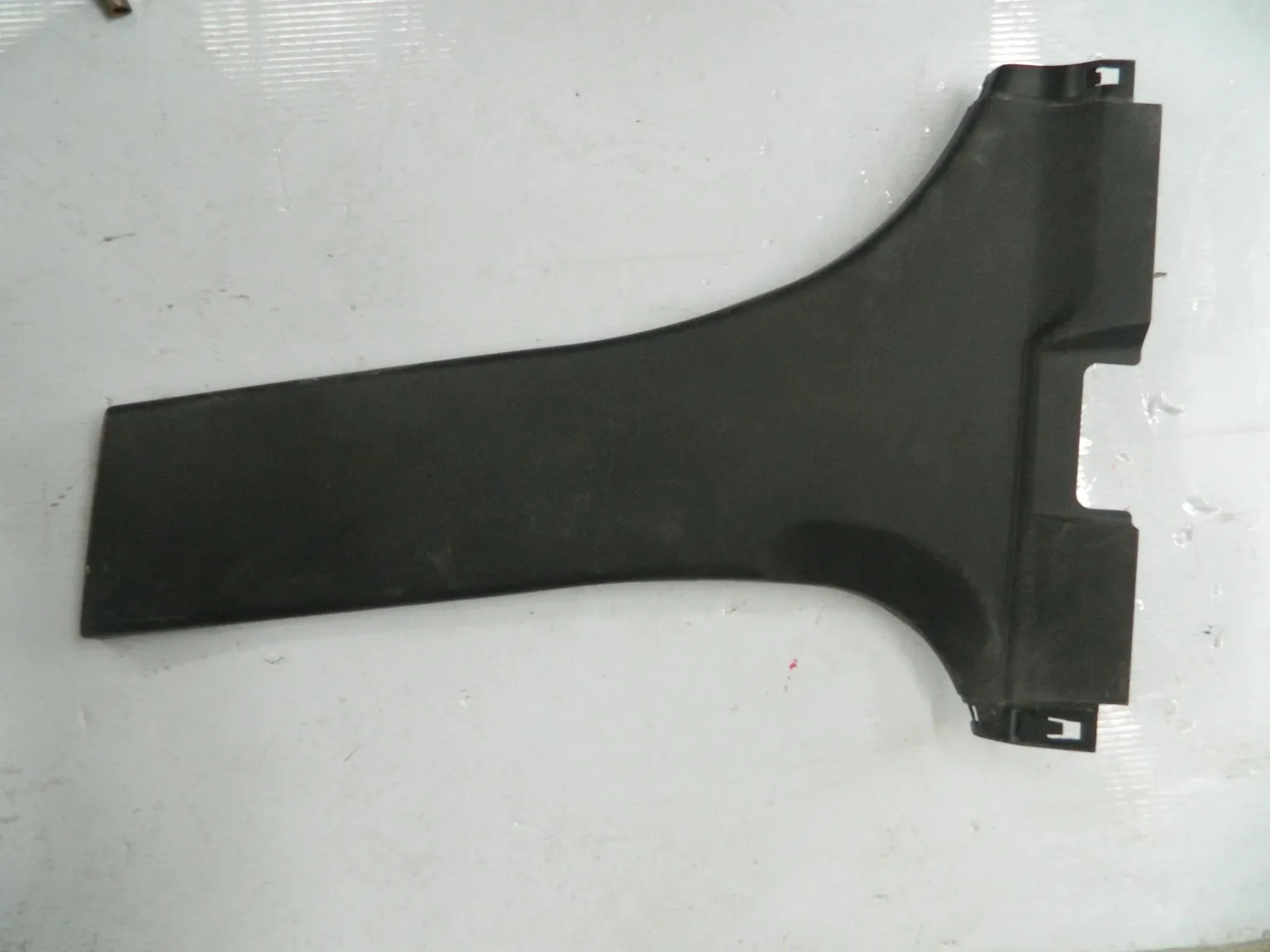 Обшивка средней стойки MITSUBISHI LANCER CY4A Лев Низ (Контрактный) 0512604