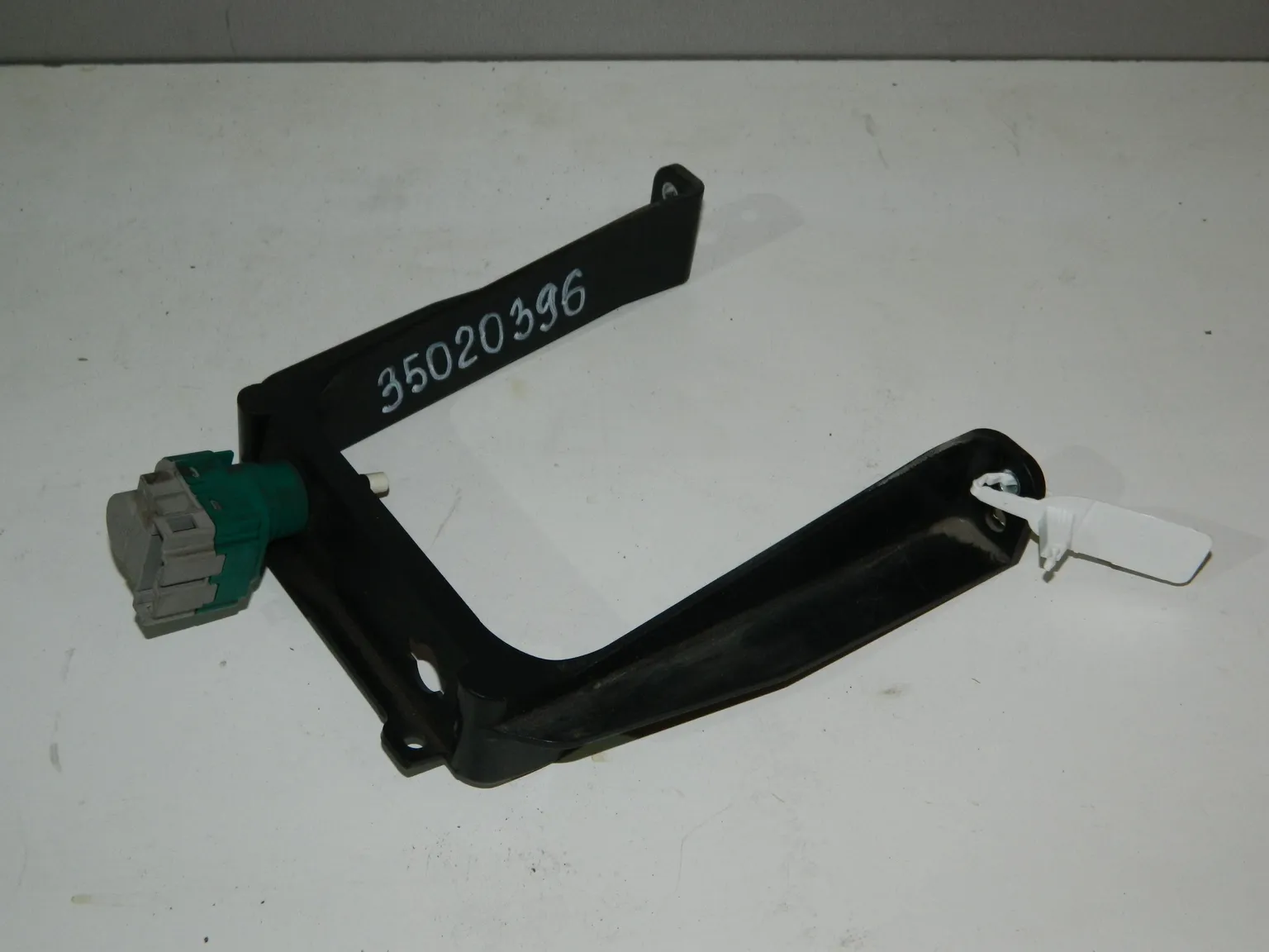 Датчик стоп-сигнала AUDI Q7 4L BAR (Б/У)